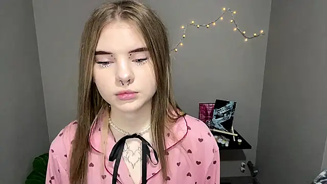 CarolinePepper online show from 03/15/25, 05:04