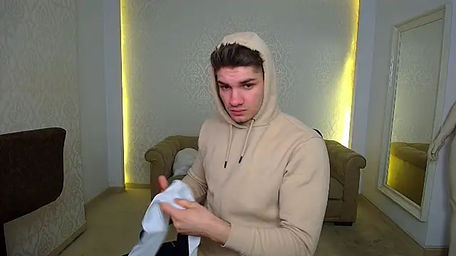 MaxKaiden online show from 02/04/26, 05:46