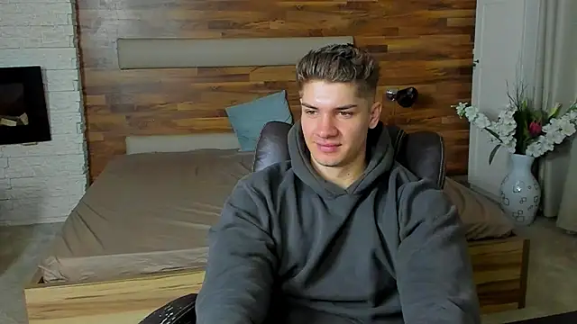 MaxKaiden online show from 03/30/26, 04:35