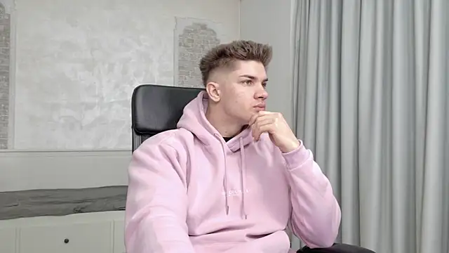 MaxKaiden online show from 04/03/26, 04:21