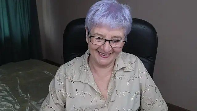 Snapshot of Sandra_Snowflake chatting on 03/15/25, 10:57 Sandra Snowflake online show from 03/15/25, 10:57