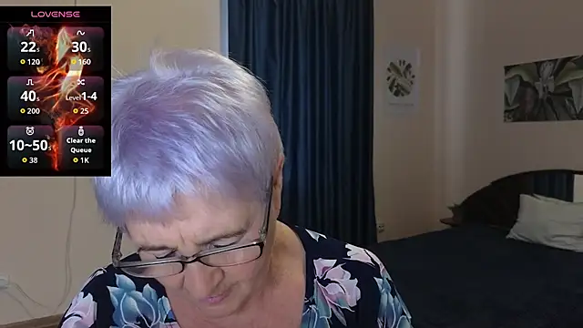 Snapshot of Sandra_Snowflake chatting on 10/23/25, 10:58 Sandra Snowflake online show from 10/23/25, 10:58