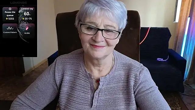 Snapshot of Sandra_Snowflake chatting on 04/03/26, 10:35 Sandra Snowflake online show from 04/03/26, 10:35