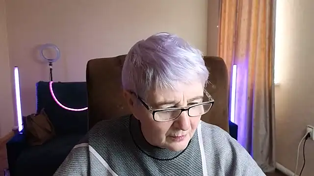 Snapshot of Sandra_Snowflake chatting on 04/08/26, 12:16 Sandra Snowflake online show from 04/08/26, 12:16