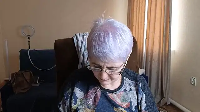 Snapshot of Sandra_Snowflake chatting on 04/10/26, 04:17 Sandra Snowflake online show from 04/10/26, 04:17
