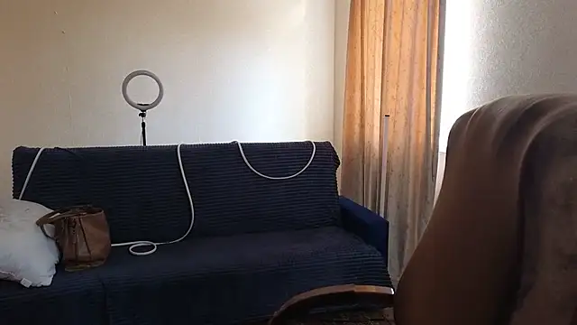 Snapshot of Sandra_Snowflake chatting on 04/15/26, 11:28 Sandra Snowflake online show from 04/15/26, 11:28