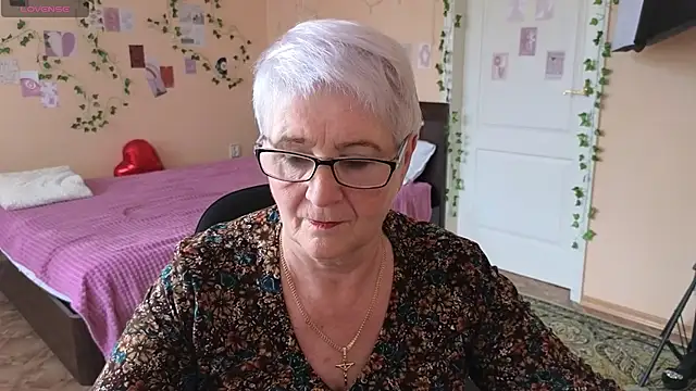 Snapshot of Sandra_Snowflake chatting on 06/03/26, 11:35 Sandra Snowflake online show from 06/03/26, 11:35