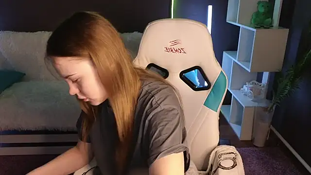 Dyna bae online show from 09/28/25, 01:44