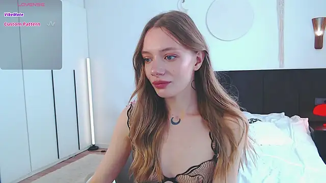 Snapshot of LunaticaBae chatting on 03/31/26, 03:08 LunaticaBae online show from 03/31/26, 03:08