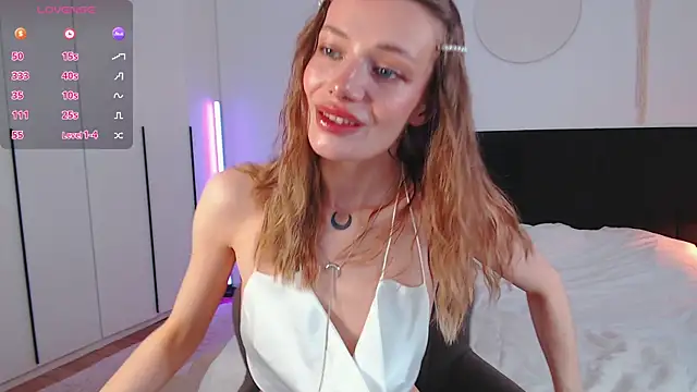 Snapshot of LunaticaBae chatting on 04/12/26, 02:49 LunaticaBae online show from 04/12/26, 02:49