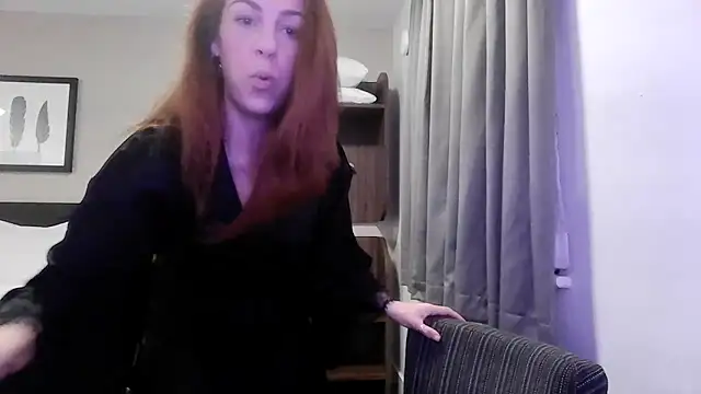 Snapshot of Edenfox- chatting on 01/17/26, 06:22 Edenfox- online show from 01/17/26, 06:22