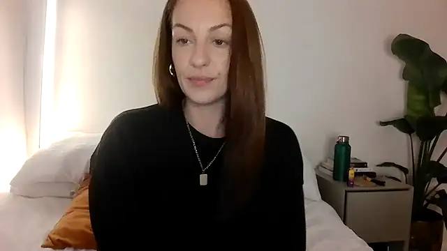 Snapshot of Edenfox- chatting on 03/08/26, 04:44 Edenfox- online show from 03/08/26, 04:44