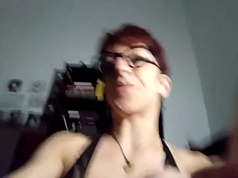 Snapshot of MirianaB chatting on 10/08/25, 07:33 MirianaB online show from 10/08/25, 07:33