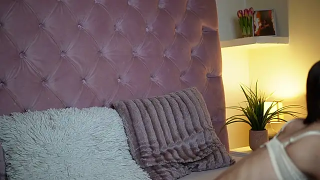 MaiaMini online show from 11/13/25, 10:52