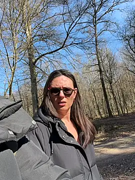 Snapshot of AvaFlowers6 chatting on 03/20/26, 09:47 AvaFlowers6 online show from 03/20/26, 09:47