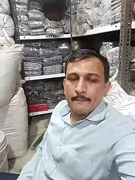 Snapshot of robis12314 chatting on 02/18/25, 12:17 robis12314 online show from 02/18/25, 12:17