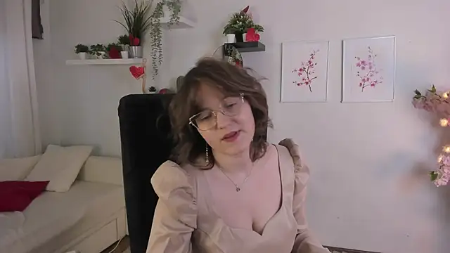 Snapshot of Rada_Woods chatting on 02/17/25, 02:26 Rada Woods online show from 02/17/25, 02:26