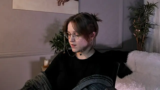 Snapshot of Rada_Woods chatting on 03/12/25, 11:42 Rada Woods online show from 03/12/25, 11:42