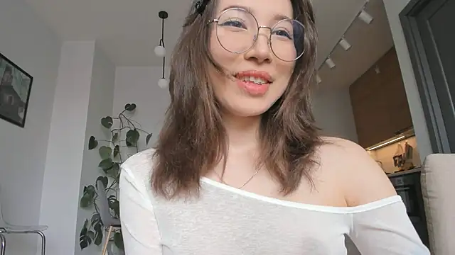 Snapshot of mey_baee chatting on 03/06/26, 08:22 mey baee online show from 03/06/26, 08:22