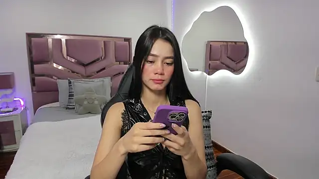 Snapshot of MollyCraft chatting on 02/27/25, 11:31 MollyCraft online show from 02/27/25, 11:31