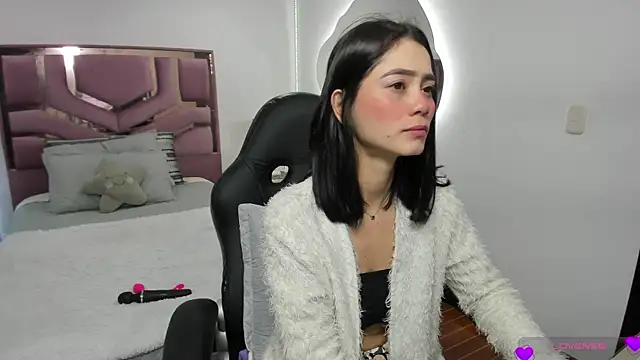 Snapshot of MollyCraft chatting on 03/07/25, 11:29 MollyCraft online show from 03/07/25, 11:29