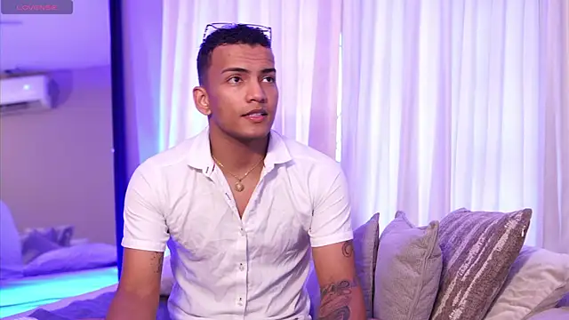 Rafa2004Cruz online show from 04/14/26, 02:34