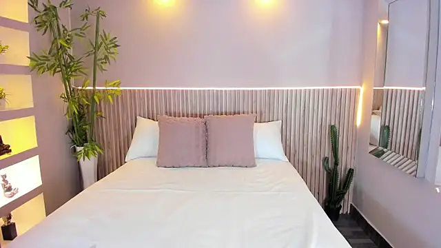 Snapshot of GeorginaReyes chatting on 09/29/25, 11:20 GeorginaReyes online show from 09/29/25, 11:20