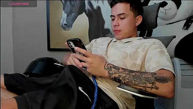 Snapshot of mattiwsmorris_ chatting on 09/13/25, 03:12 mattiwsmorris  online show from 09/13/25, 03:12