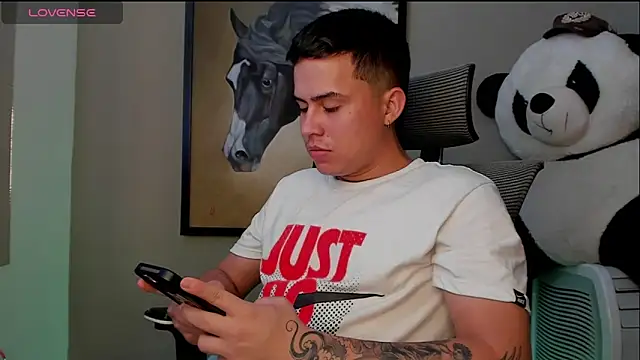 Snapshot of mattiwsmorris_ chatting on 09/22/25, 06:10 mattiwsmorris  online show from 09/22/25, 06:10