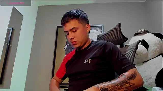 Snapshot of mattiwsmorris_ chatting on 09/25/25, 03:21 mattiwsmorris  online show from 09/25/25, 03:21