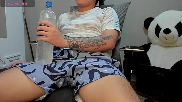 Snapshot of mattiwsmorris_ chatting on 10/29/25, 05:53 mattiwsmorris  online show from 10/29/25, 05:53