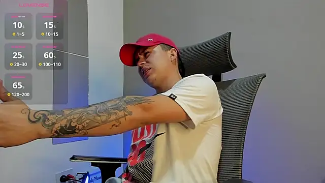 mattiwsmorris  online show from 11/25/25, 12:43