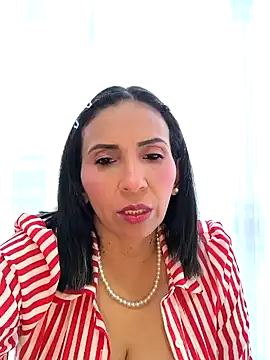 Mrsvictoriaaa online show from 11/28/25, 08:00