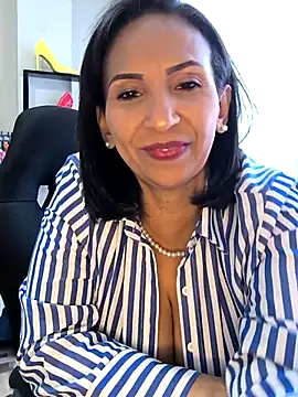 Mrsvictoriaaa online show from 04/15/26, 07:43