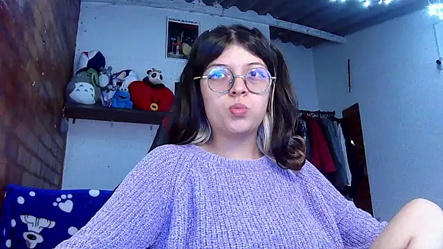 Snapshot of Emily__katz chatting on 03/16/25, 09:47 Emily katz online show from 03/16/25, 09:47