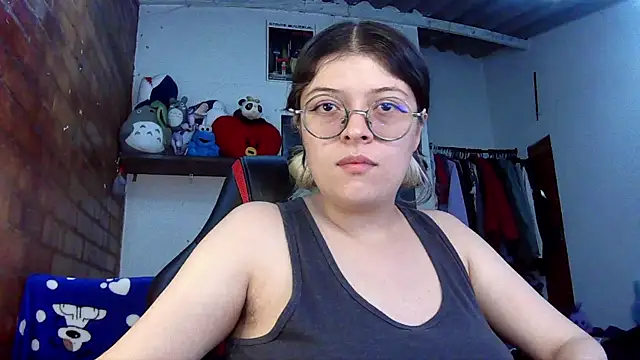 Snapshot of Emily__katz chatting on 03/18/25, 11:09 Emily katz online show from 03/18/25, 11:09