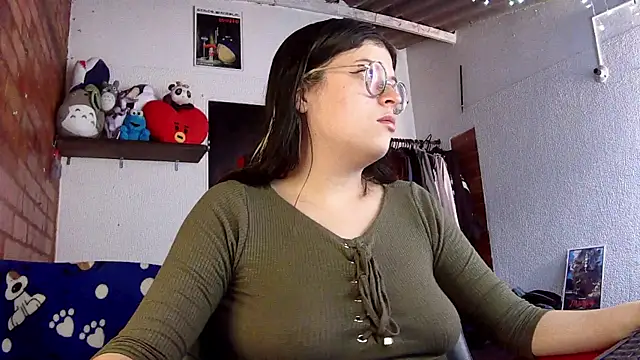 Snapshot of Emily__katz chatting on 03/20/25, 07:25 Emily katz online show from 03/20/25, 07:25