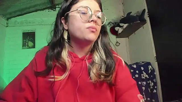 Snapshot of Emily__katz chatting on 09/22/25, 11:40 Emily katz online show from 09/22/25, 11:40