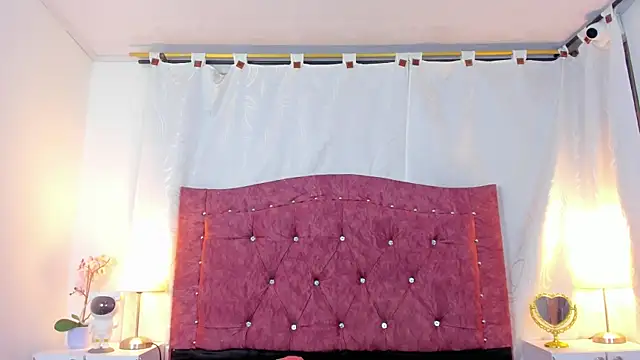 Snapshot of ValentinaGuerra chatting on 10/05/25, 01:37 ValentinaGuerra online show from 10/05/25, 01:37