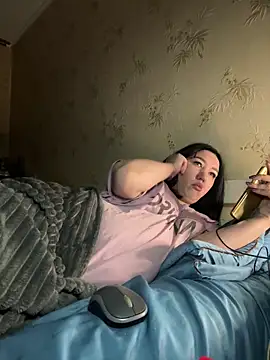 Snapshot of Naughtbaby_2025 chatting on 11/14/25, 04:11 Naughtbaby 2025 online show from 11/14/25, 04:11