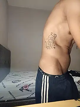 Snapshot of LeonRoots chatting on 01/10/26, 03:03 LeonRoots online show from 01/10/26, 03:03