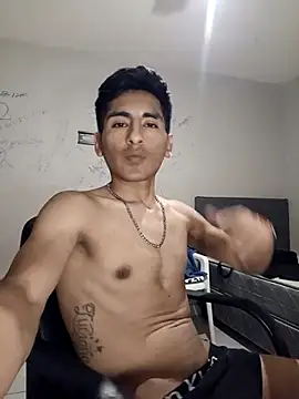 Snapshot of LeonRoots chatting on 01/18/26, 03:49 LeonRoots online show from 01/18/26, 03:49