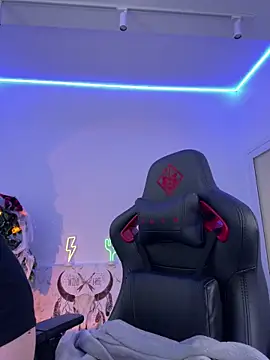 AshleySkott  online show from 10/30/25, 09:11