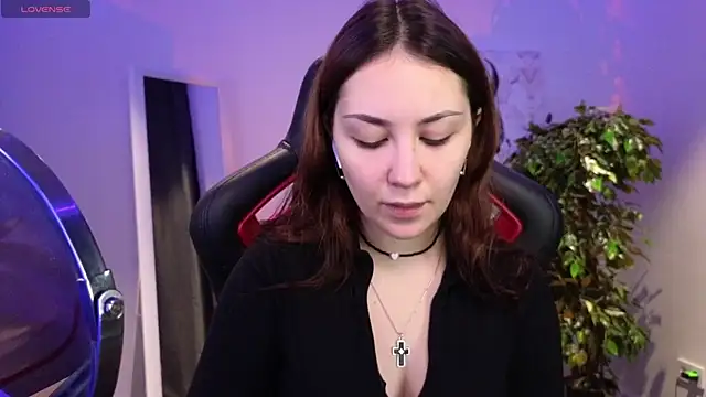 AshleySkott  online show from 12/18/25, 08:42