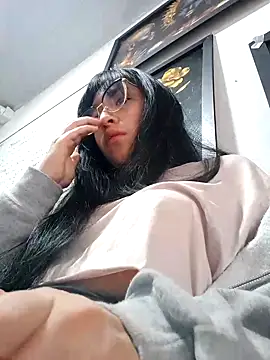 Arielle lov online show from 10/19/25, 11:11