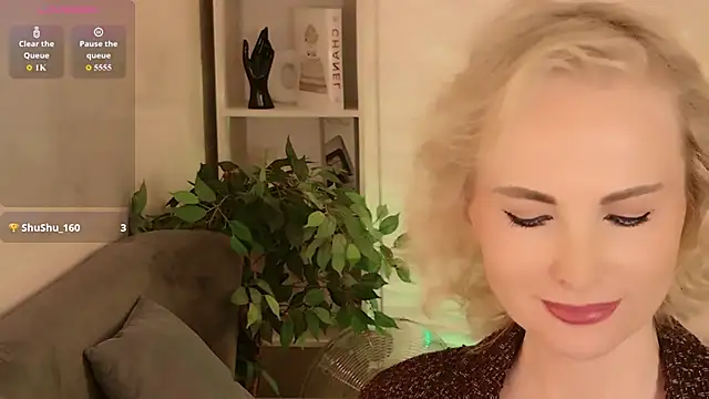 Snapshot of Sandra_Kind chatting on 05/31/26, 05:48 Sandra Kind online show from 05/31/26, 05:48