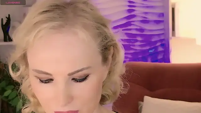 Snapshot of Sandra_Kind chatting on 06/07/26, 05:11 Sandra Kind online show from 06/07/26, 05:11