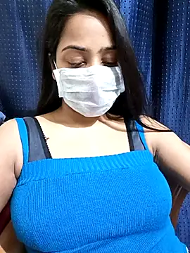 COZY ROZI online show from 03/04/25, 06:50