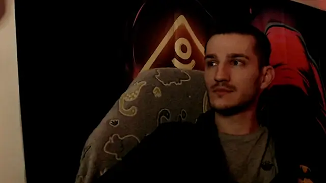 Snapshot of yoyoboy988 chatting on 02/21/26, 10:33 yoyoboy988 online show from 02/21/26, 10:33