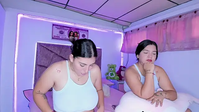 Snapshot of Cristal_Smith20 chatting on 09/30/25, 12:43 Cristal Smith20 online show from 09/30/25, 12:43